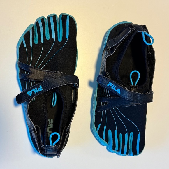 FILA Skeletoes Black + Blue, Women’s 9, Water shoes  5PK001EX-003 - Picture 1 of 14